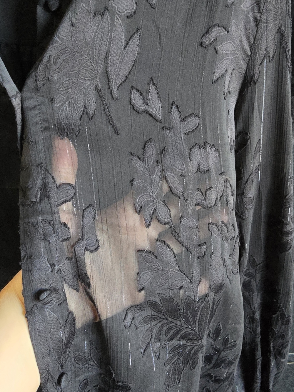 Contemporaire Botanical Pattern Dévoré Chiffon Shirt - Picture 2 of 3